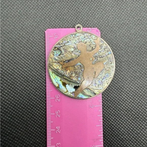 Vintage 925 Sterling Silver Abalone Inlay Dancer Motif Round Mexican Pendant - Picture 6 of 7
